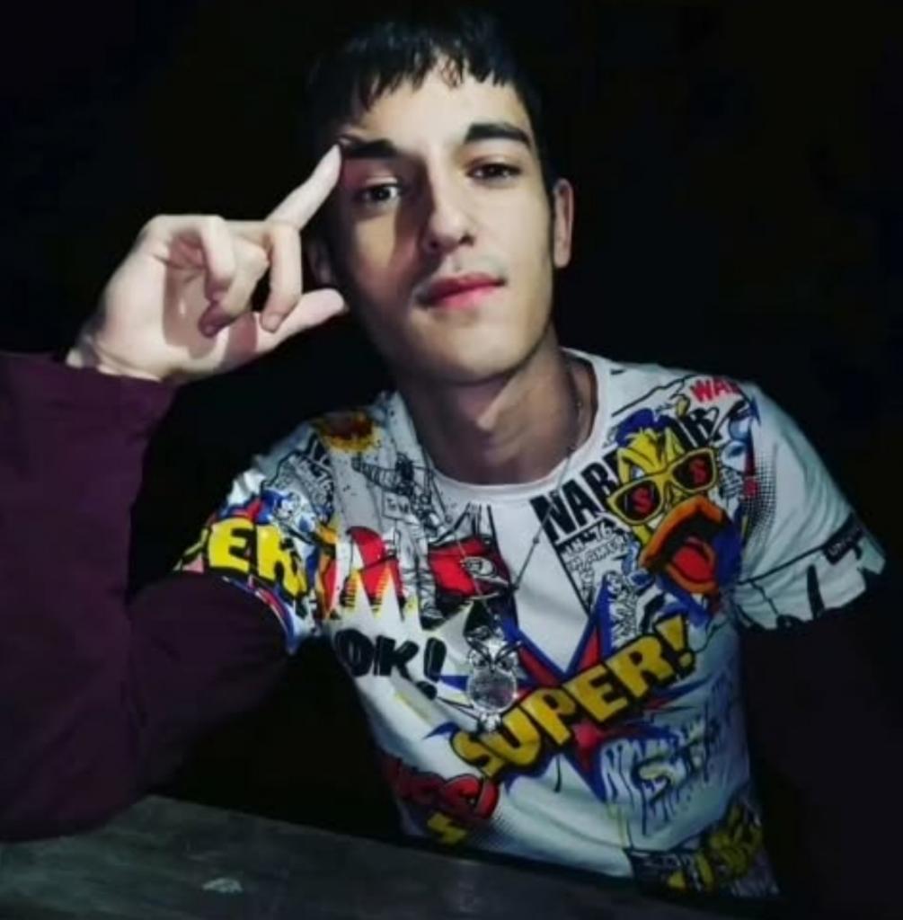 Chico busca chica en Sevilla: 