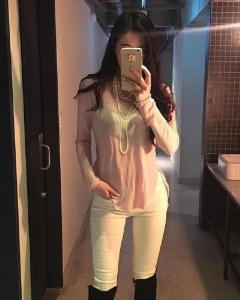 695883133: Chica busca chico en Madrid