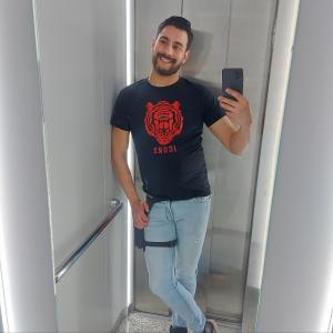 615974819: Chico busca chica en Barcelona