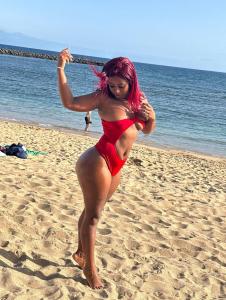 634111454: Chica busca chico en Gerona