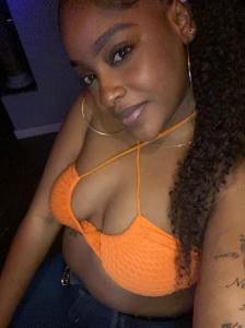 Chica busca chico en Sevilla: 