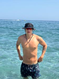 672190778: Chico busca chica en Barcelona