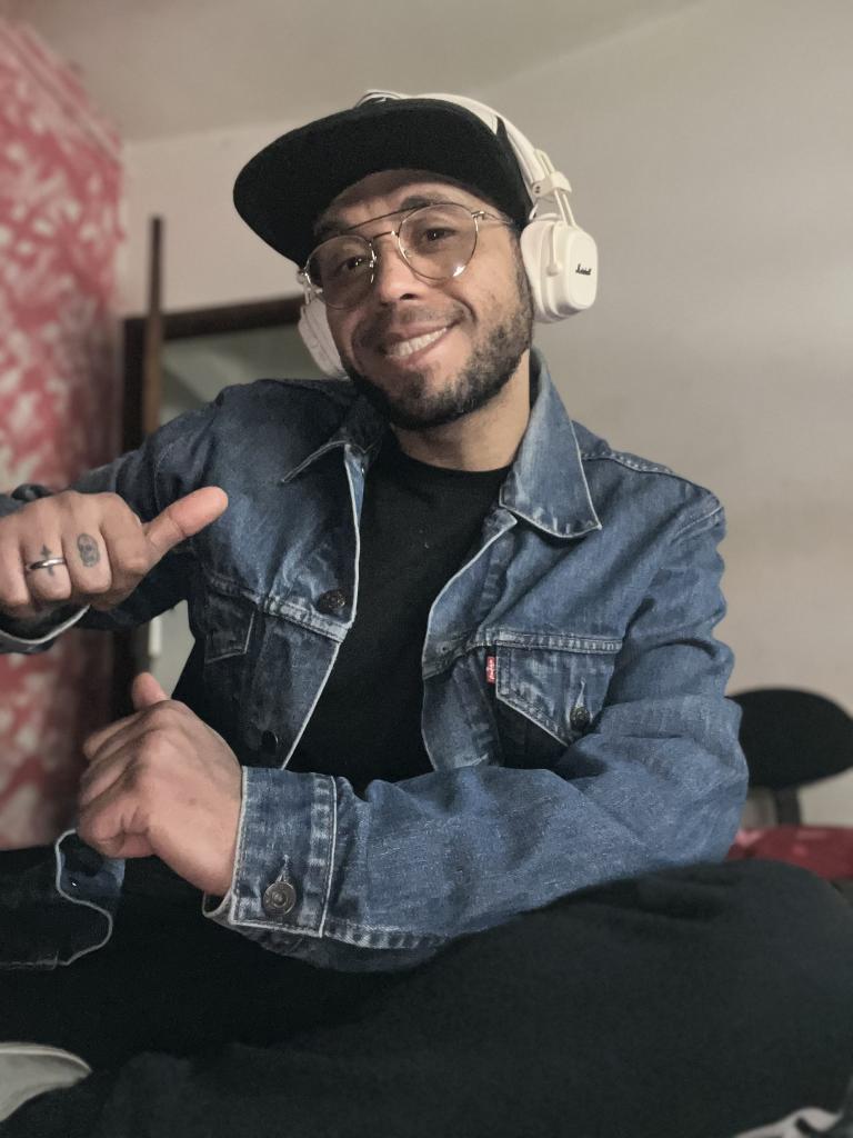 Chico busca chica en Asturias: 