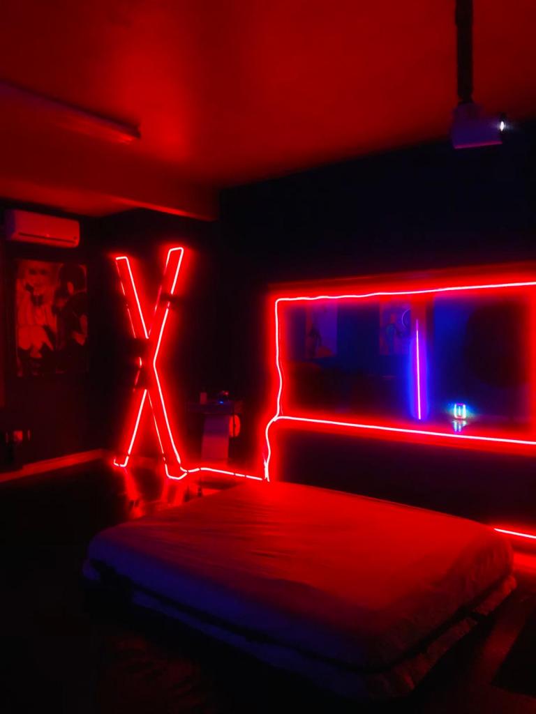 Chica busca chico en Cádiz: 