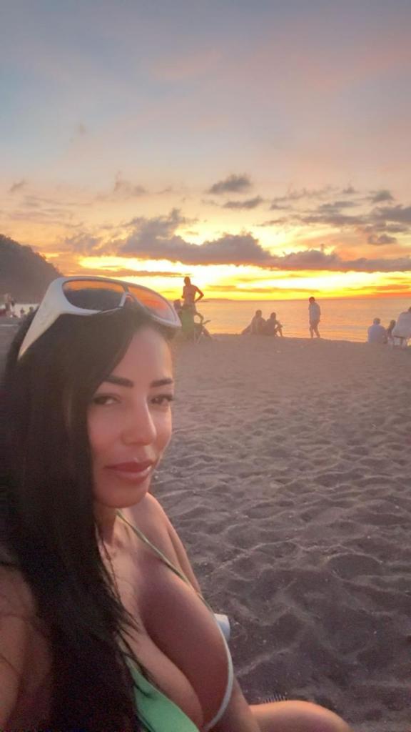 692385780: Chica busca chico en Alicante