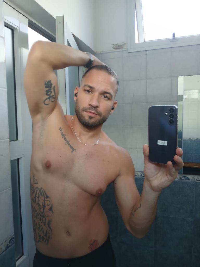 633811824: Chico busca chica en Madrid