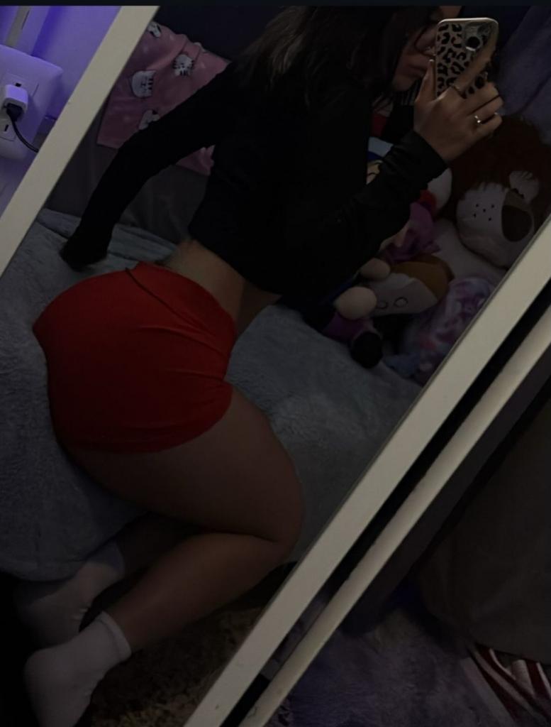 631815223: Chica busca chico en Málaga