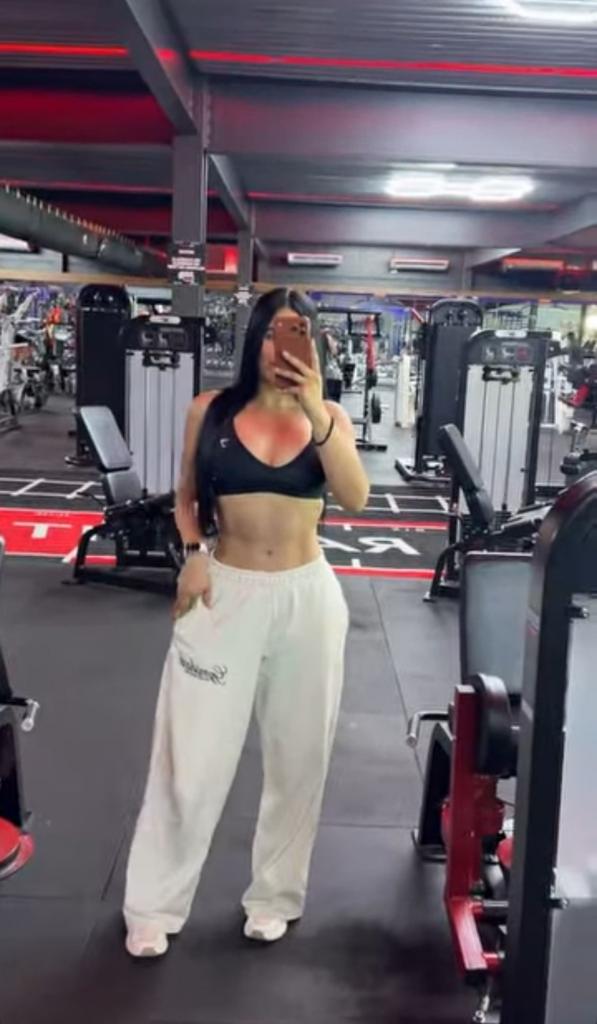 Chica busca chico en Granada: Chica busca chico