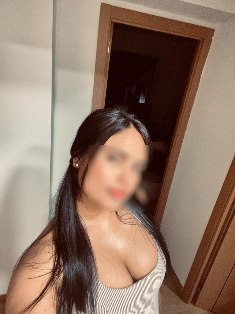 Chica busca chico en Alicante: Chica busca chico