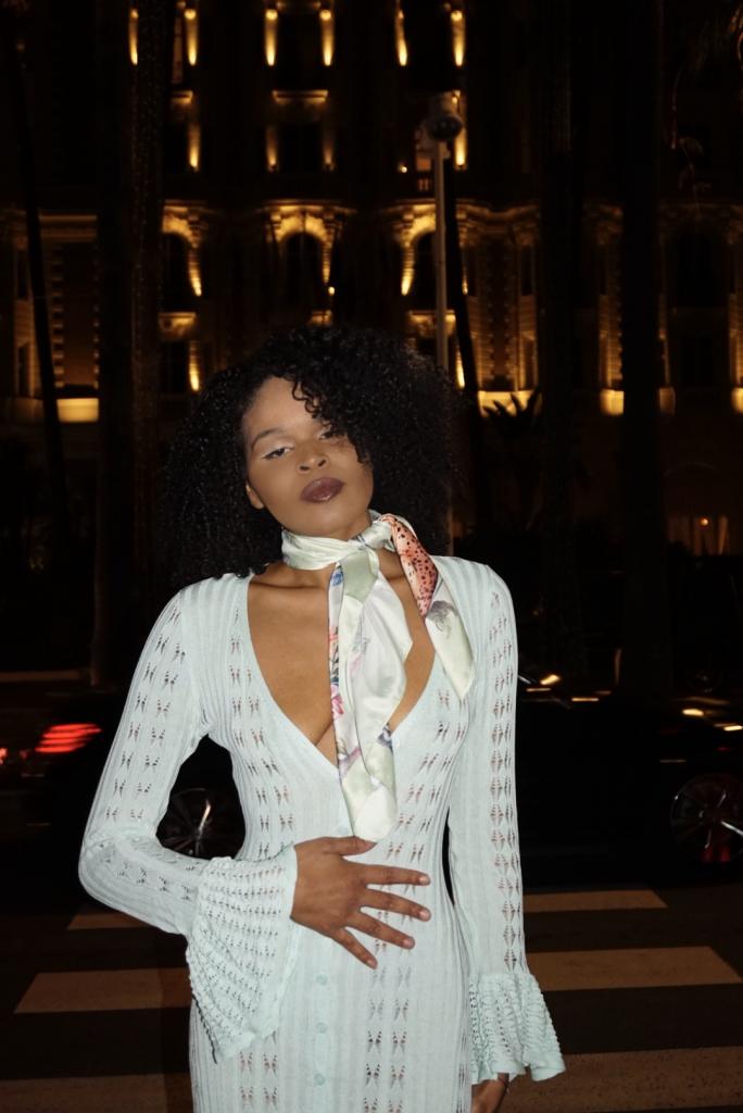 676220264: Chica busca chico en Barcelona