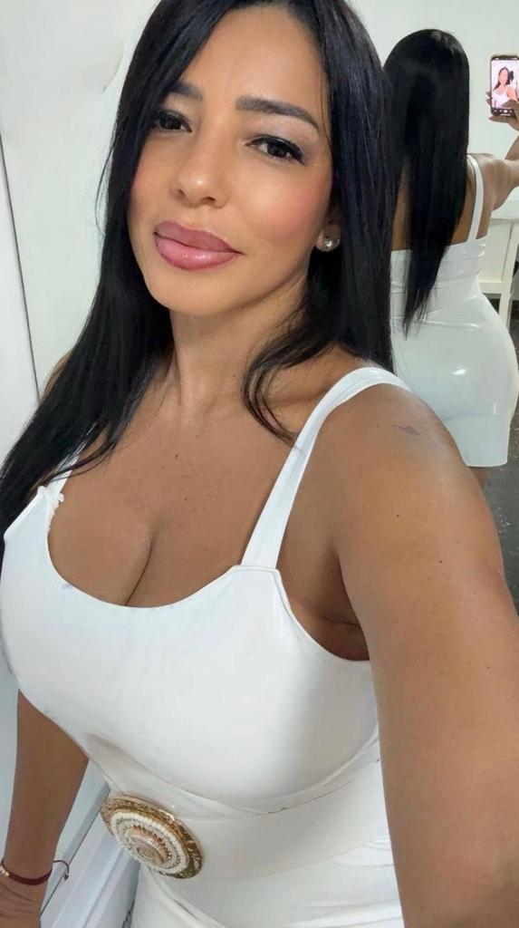 692385780: Chica busca chico en Alicante