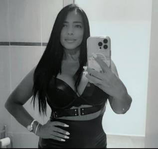 692385780: Chica busca chico en Alicante
