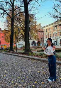 631332490: Chica busca chico en Almería
