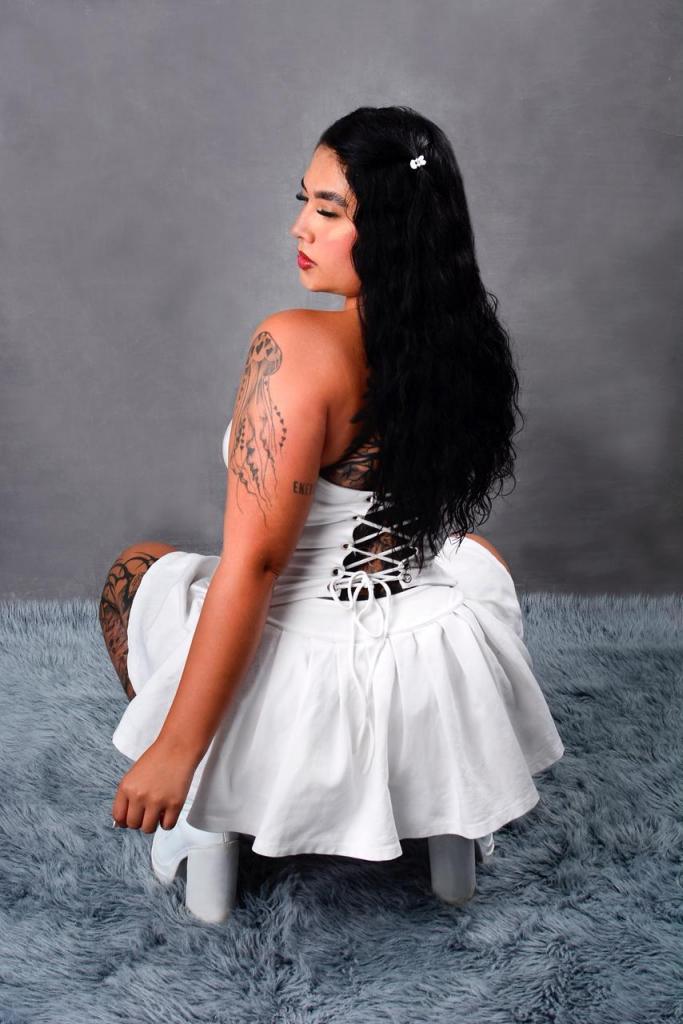 Chica busca chico en Ibiza: Chica busca chico