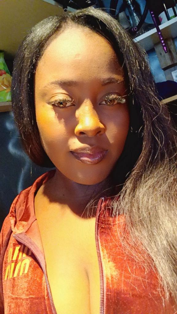 613400513: Chica busca chico en Murcia