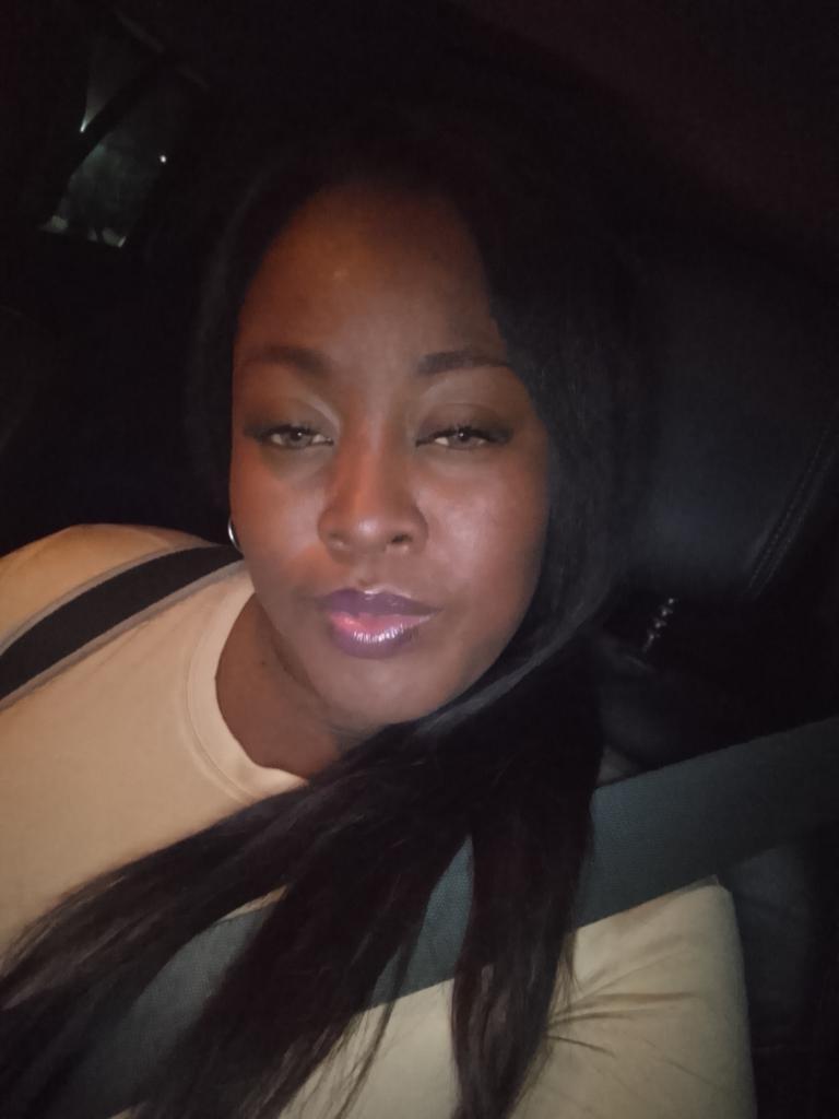 613400513: Chica busca chico en Murcia