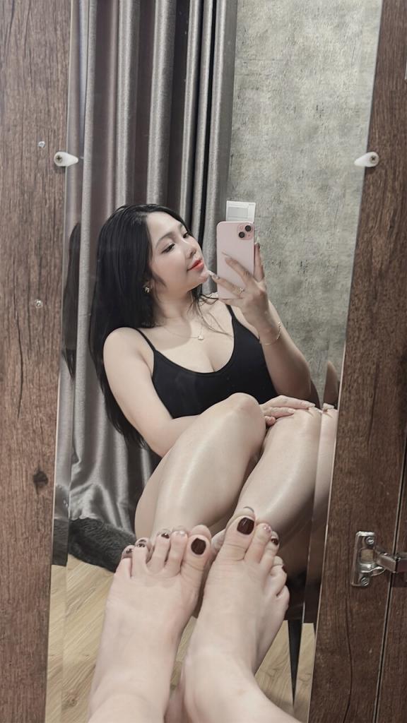 647004930: Chica busca chico en Granada