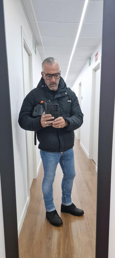 614164070: Chico busca chica en Granada