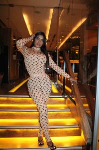 Chica busca chico en Granada: 