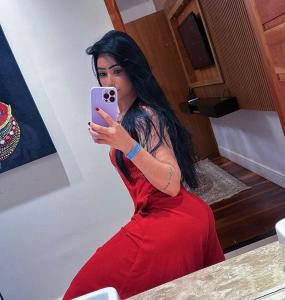 643110904: Chica busca chico en Barcelona