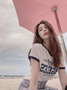 685570637: Chica busca chico en Barcelona