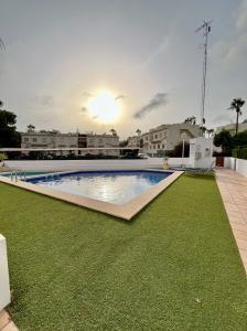 Chica busca chico en Alicante: 