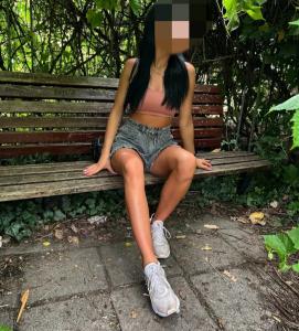 Chica busca chico en Sevilla: 