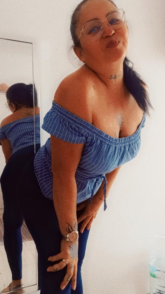 Chica busca chico en Sevilla: 