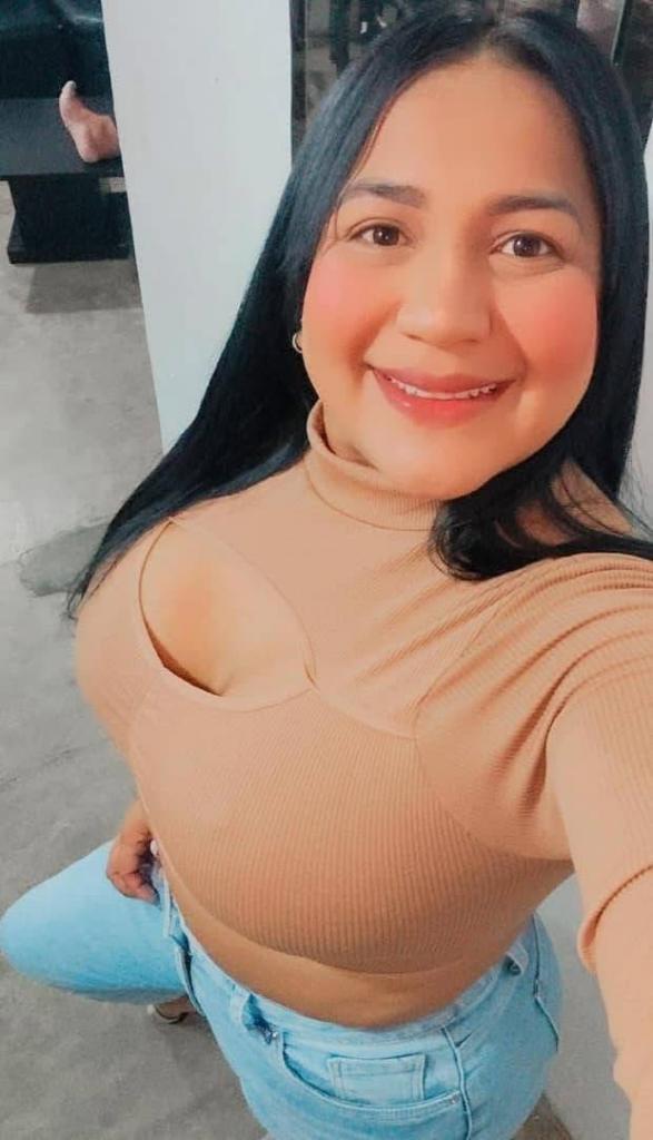 604143025: Chica busca chico en Cádiz