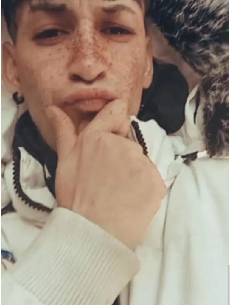 617297243: Chico busca chica en Almería