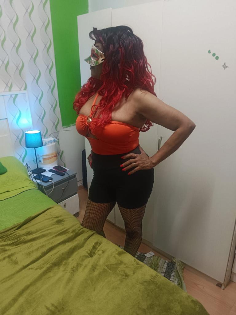 614573827: Chica busca chico en Lérida