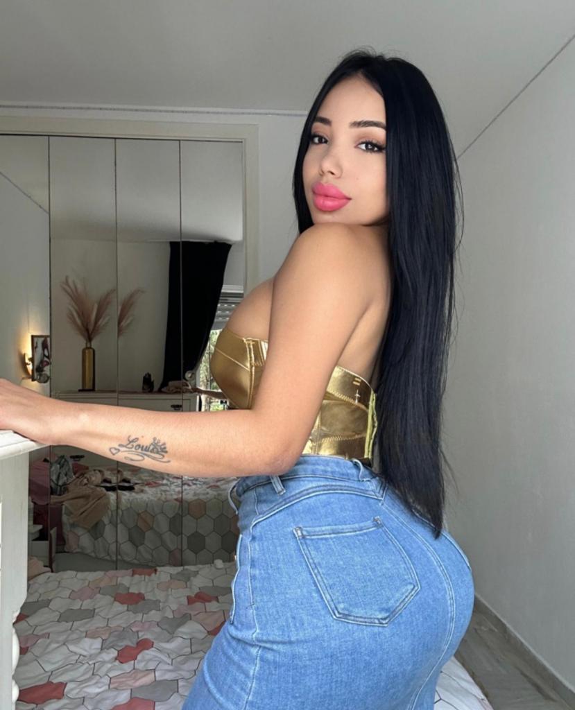 Chica busca chico en Almería: 