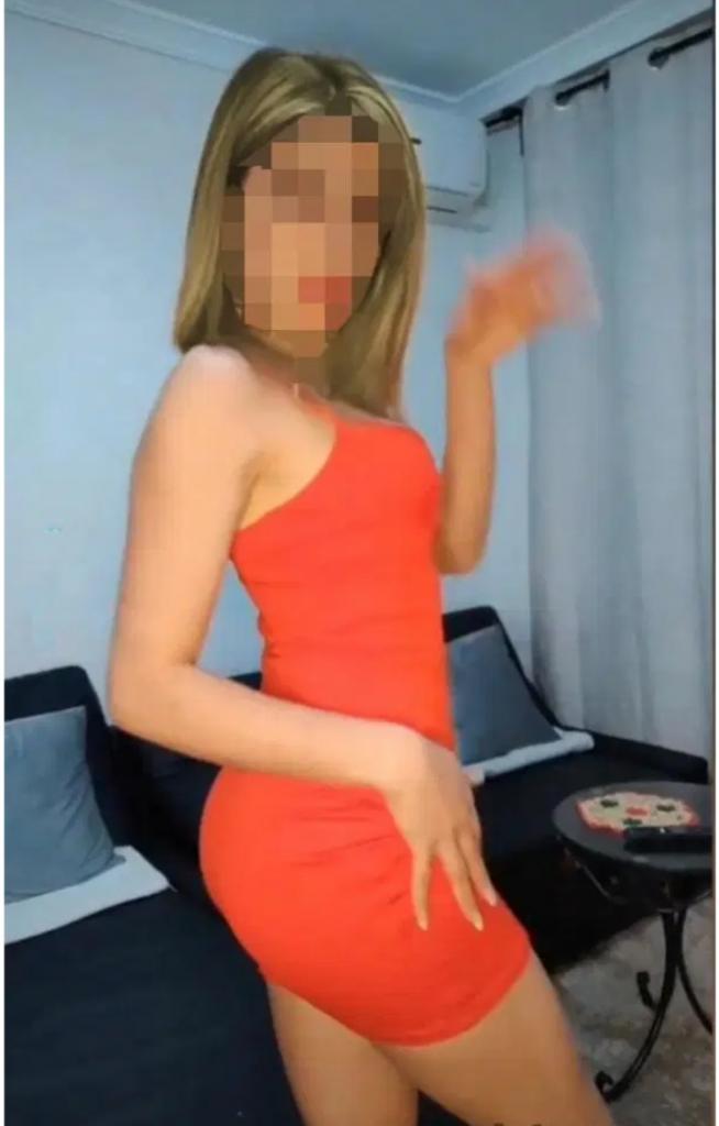 631807578: Chica busca chico en Tarragona