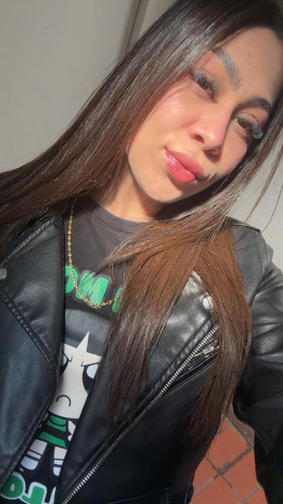 625258370: Chica busca chico en Gerona
