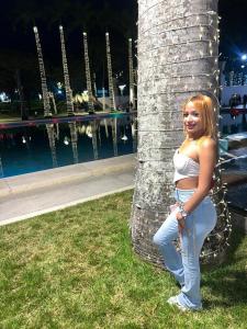 600464284: Chica busca chico en León