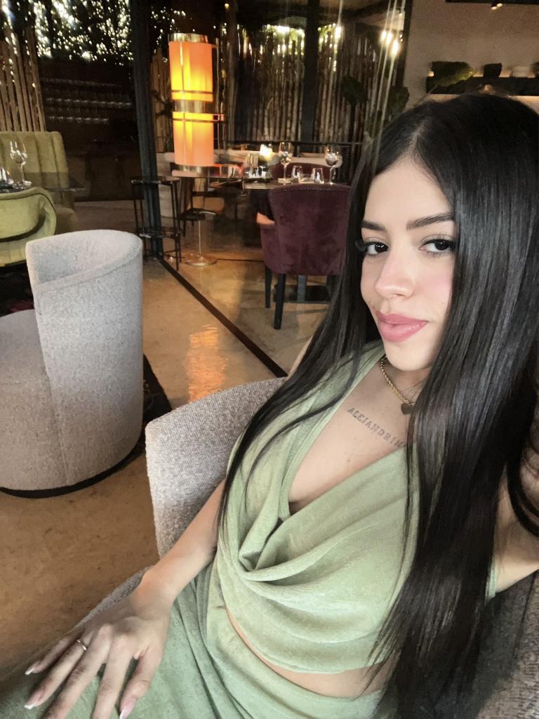 607547426: Chica busca chico en Madrid