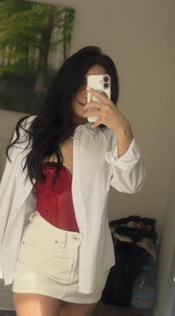 603137037: Chica busca chico en La Coruña