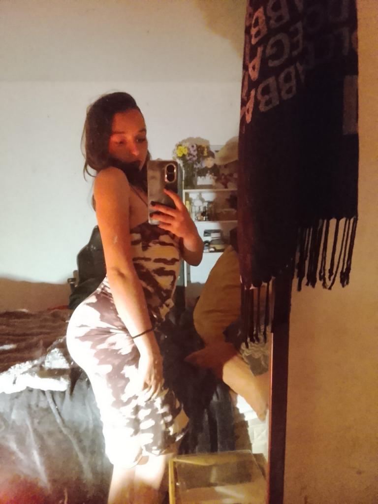 643665993: Chica busca chico en Málaga