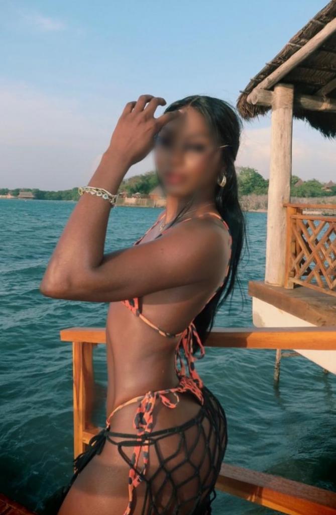 Chica busca chico en Almería: 