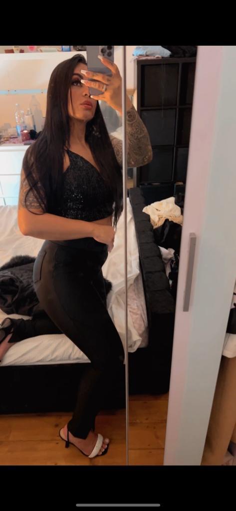 631270522: Chica busca chico en Murcia