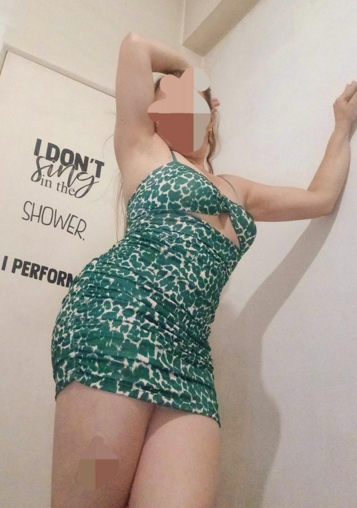 745046149: Chica busca chico en Pontevedra