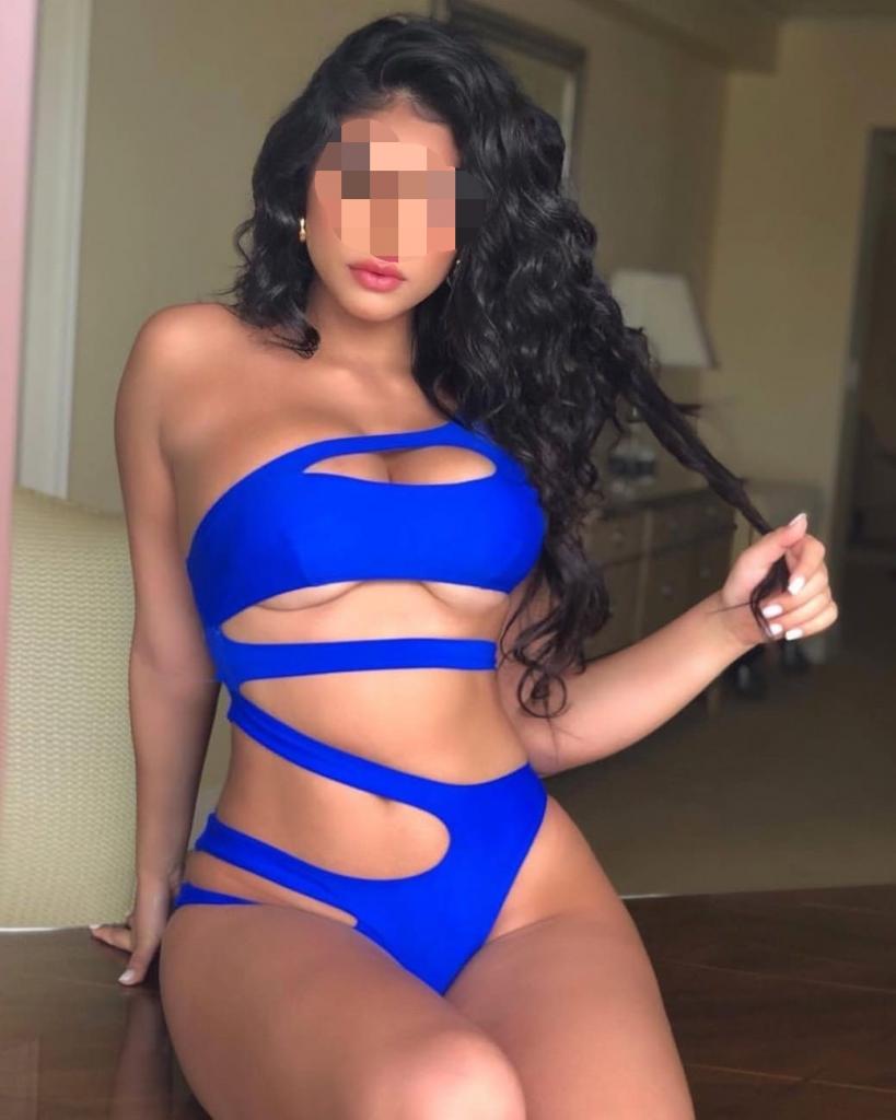 Chica busca chico en Ibiza: 