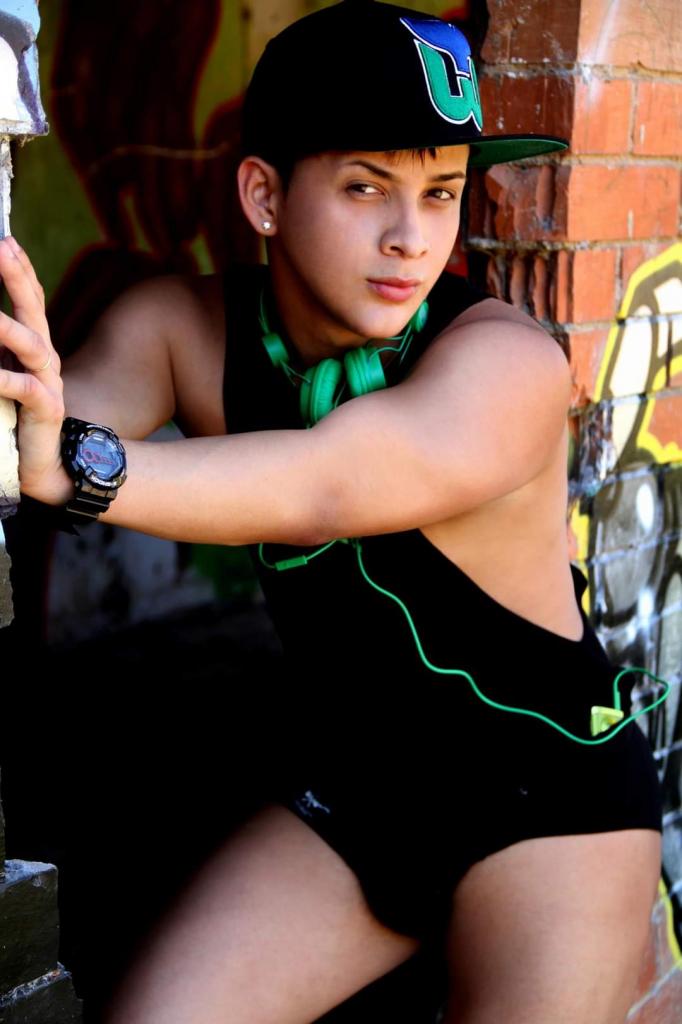 630810339: Chico busca chica en Barcelona