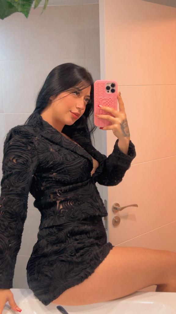 Chica busca chico en Ibiza: 