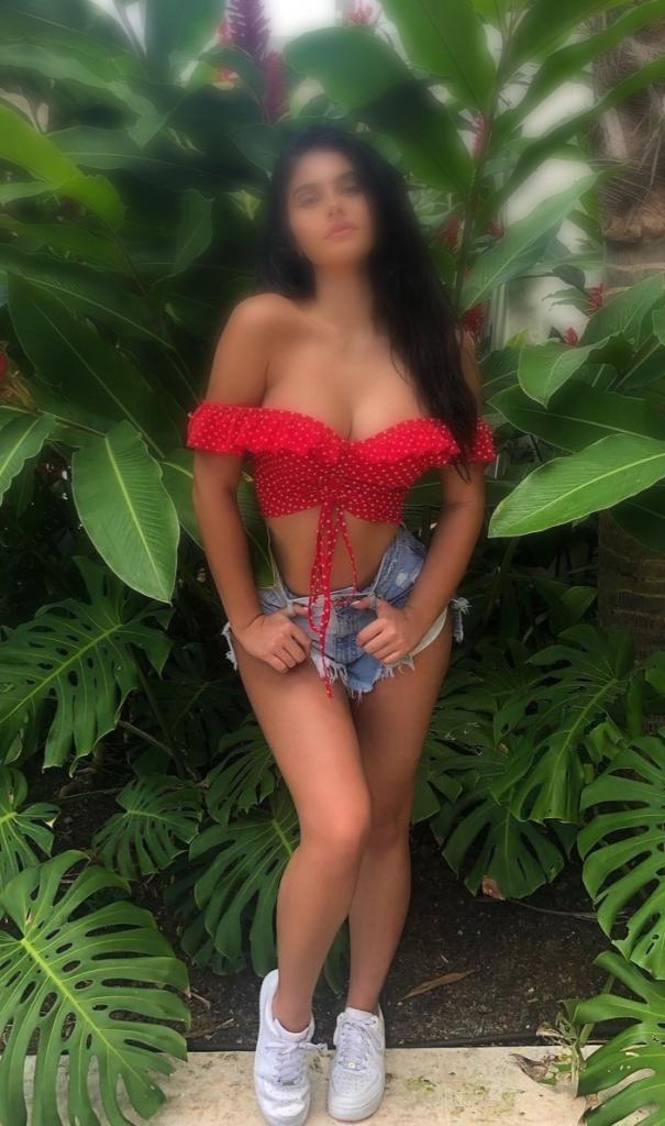 Chica busca chico en Ibiza: 