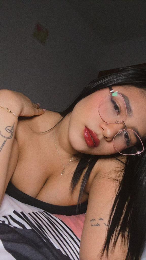 607423568: Chica busca chico en Ibiza