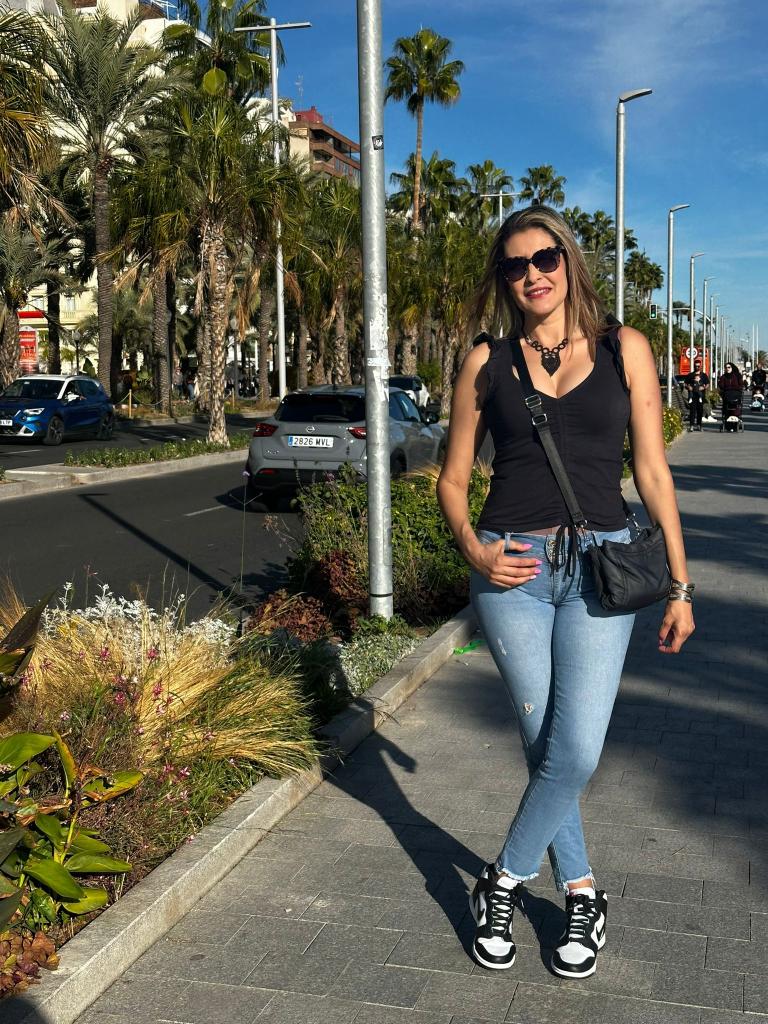 621391779: Chica busca chico en Alicante