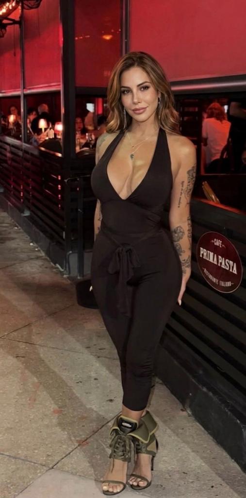 695608566: Chica busca chico en Ibiza