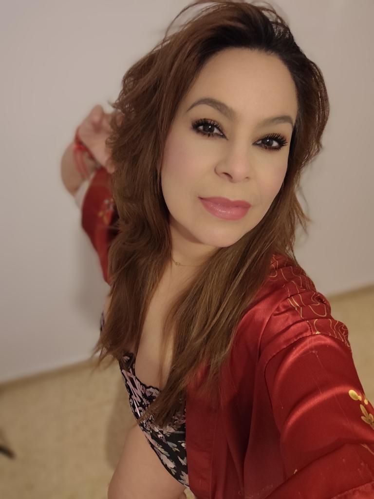 Chica busca chico en Ibiza: 