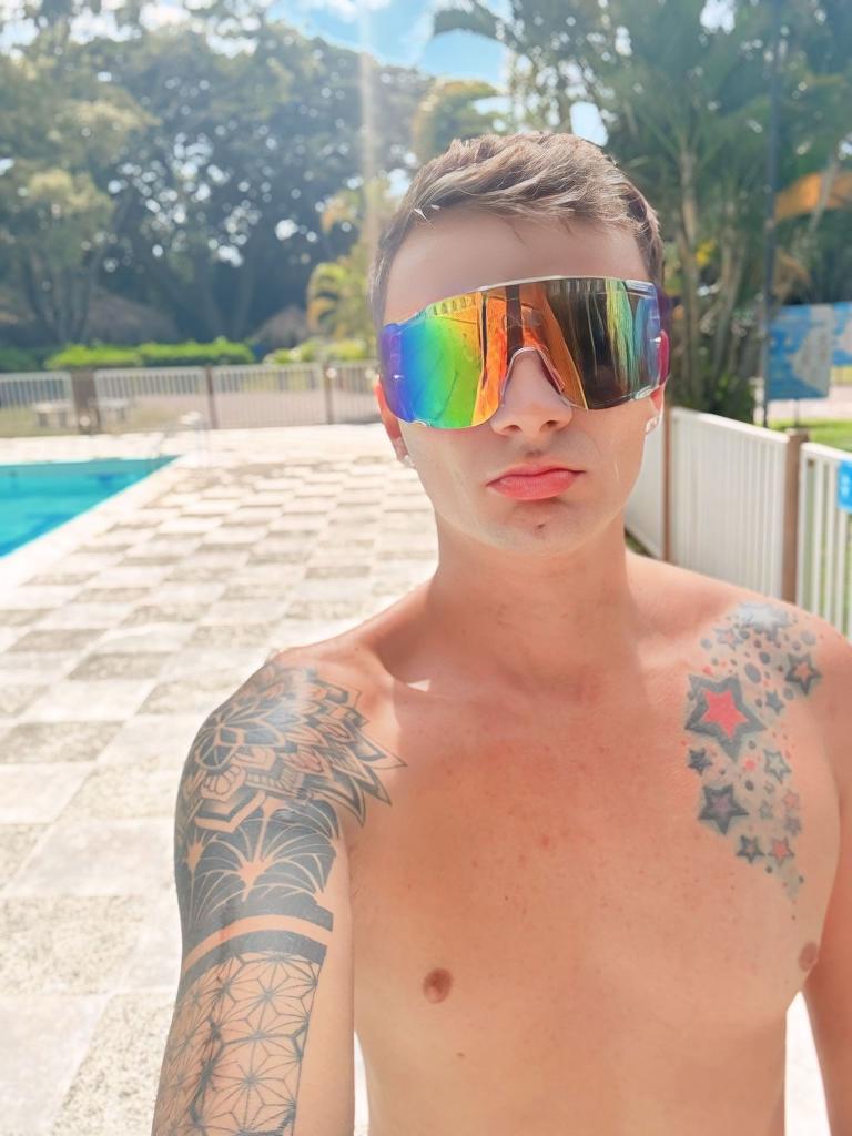 613897639: Chico busca chica en Barcelona